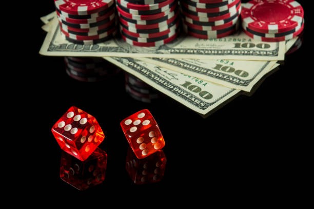 Live Ceme Online table showing multiple player seats and dealer position with cards face up